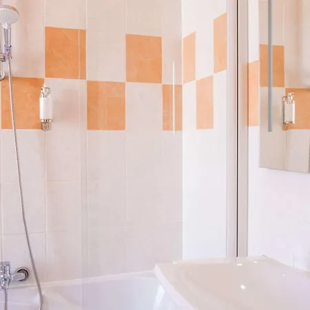 The Originals City, Regina, 2* Périgueux